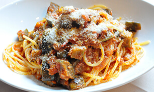 茄子と当店特製ミートソース